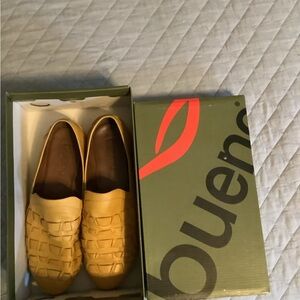 Bueno woven moccasin style shoe